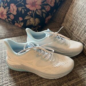 Dansko Tennis Shoes, 42
